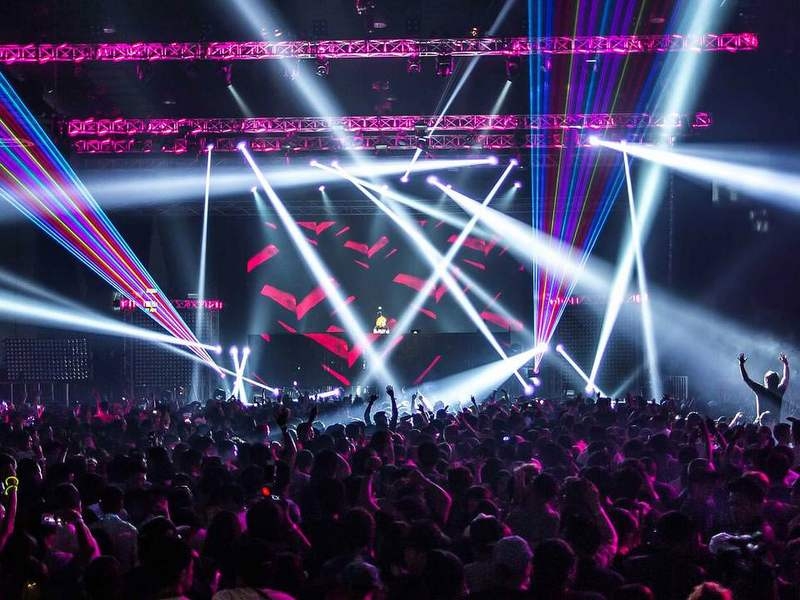 Новое вечернее супершоу для взрослых с ужином - X Bone.