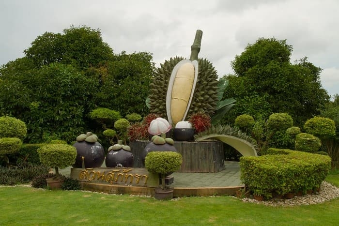 Экскурсия в Паттайе Фруктовый сад + Шоу змей.