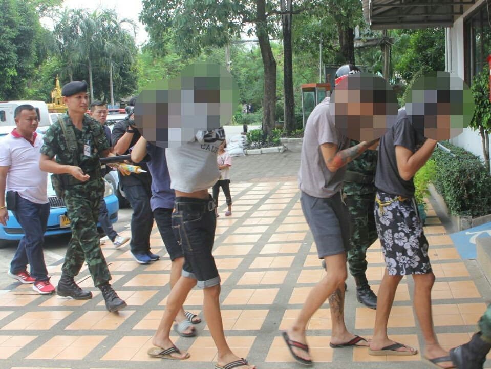 В Бангкоке арестованы шутники, устраивавшие розыгрыш со стрельбой на остановках.