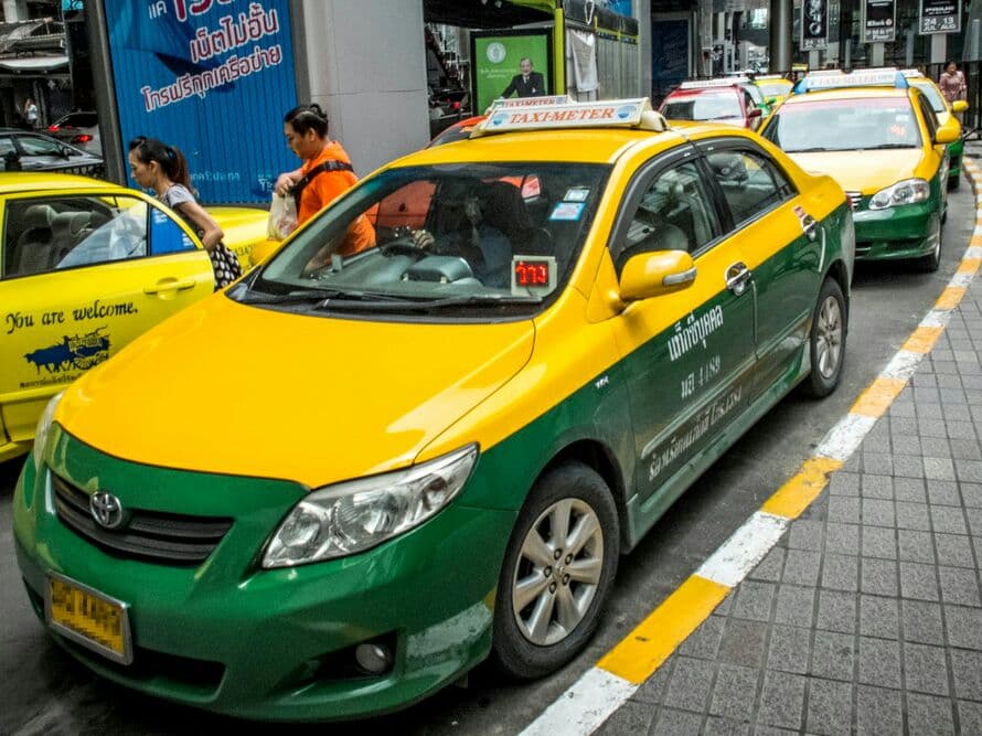 Власти ответили таксистам, куда они могут засунуть своё требование о повышении тарифов.