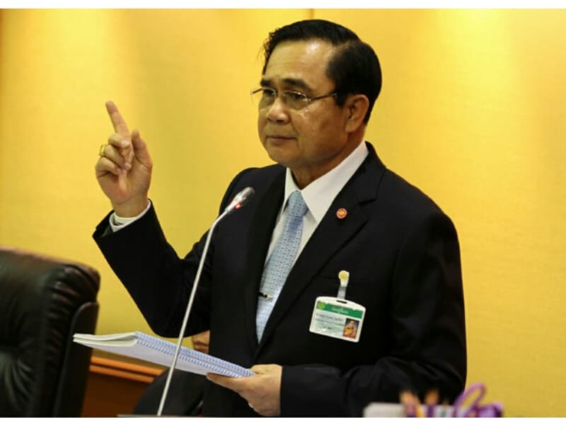 Премьер-министр Таиланда напомнил о бесплатной реанимации для всех.