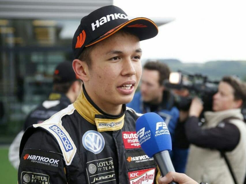 Тайский гонщик примет участие в австралийском гран-при Формулы-1 в Мельбурне.