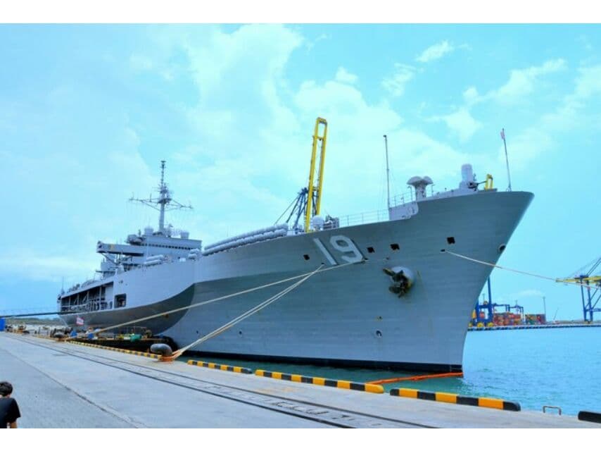 В порт Лэм-Чабанг прибыл флагман 7-го флота ВМС США.