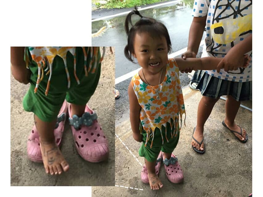 3-летняя девочка нашла в спальне живую кобру и принесла её маме. 3-летняя девочка нашла в спальне живую кобру и принесла её маме.