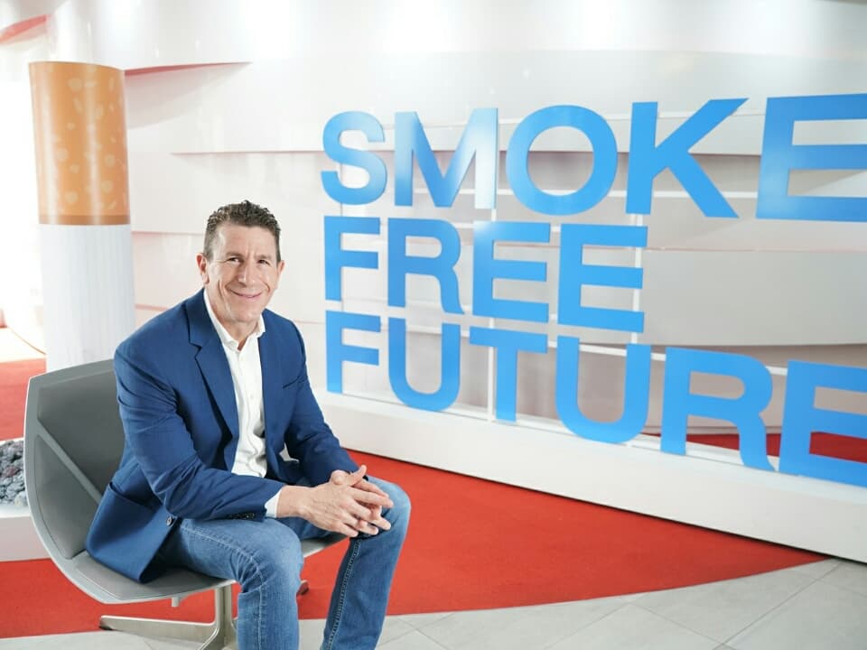 "Philip Morris" предлагает способ быстро сократить число курильщиков в Таиланде.